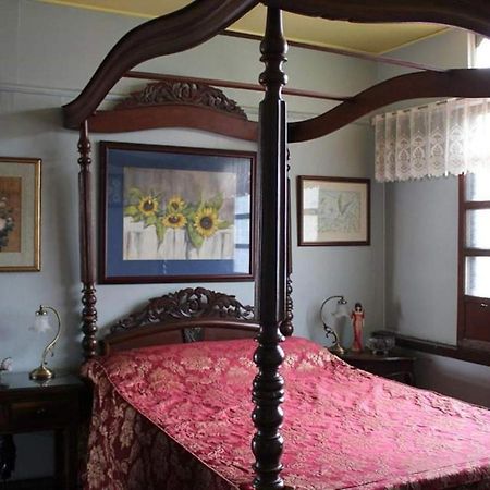 Casa Conchita Bed & Breakfast Taal ภายนอก รูปภาพ