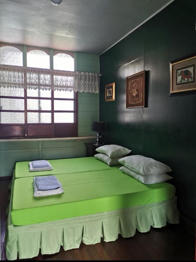 Casa Conchita Bed & Breakfast Taal ภายนอก รูปภาพ