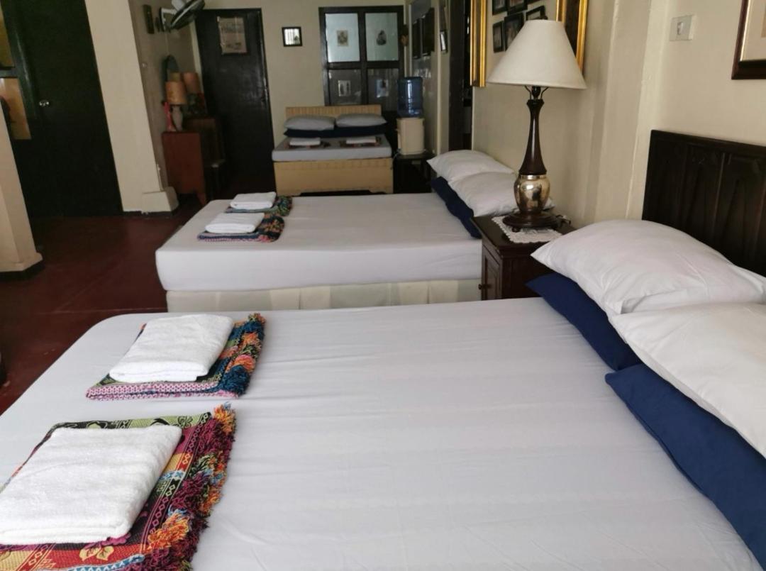 Casa Conchita Bed & Breakfast Taal ภายนอก รูปภาพ