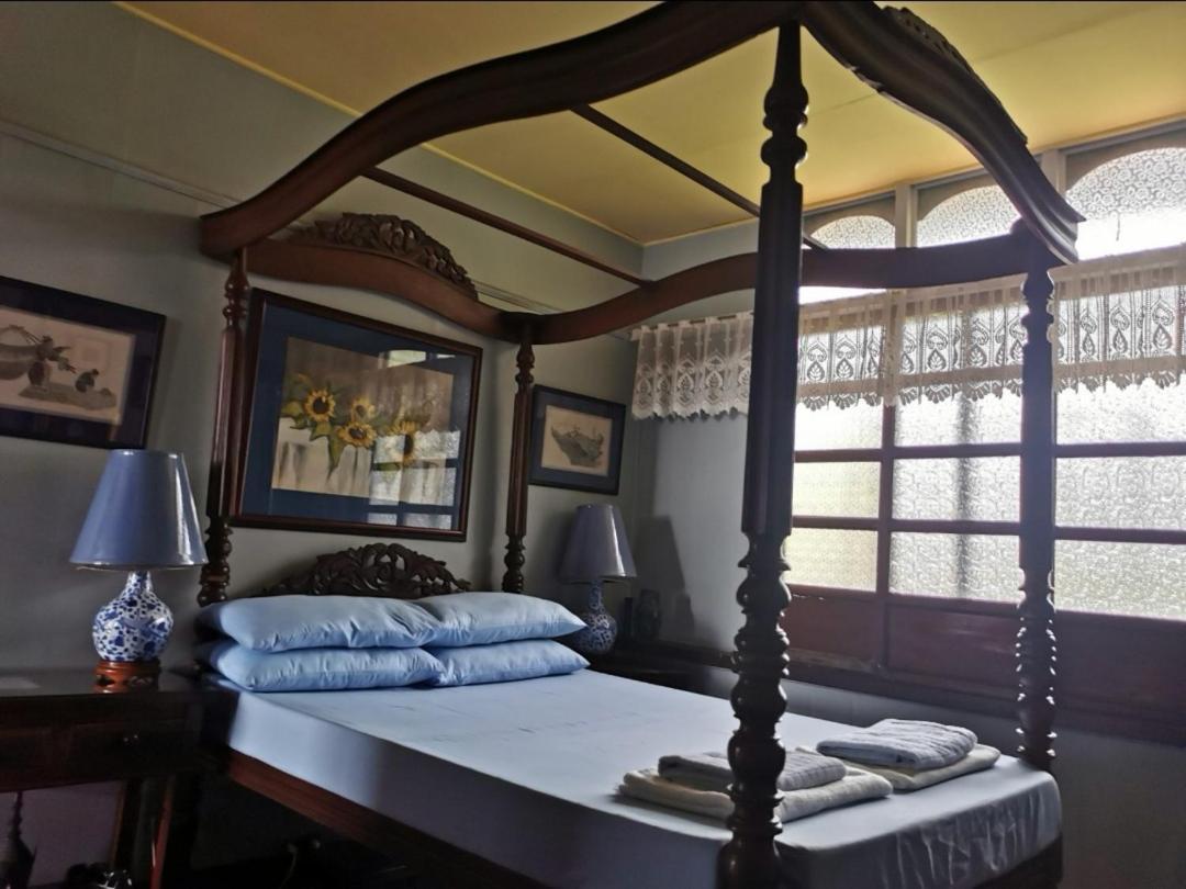 Casa Conchita Bed & Breakfast Taal ภายนอก รูปภาพ